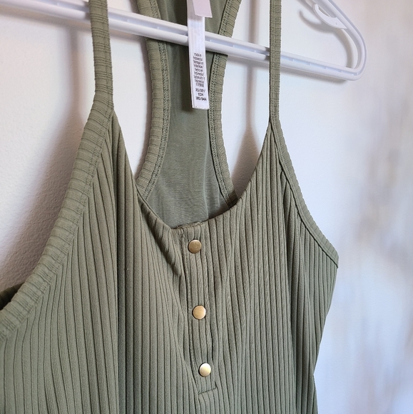 SOLD - Olive green VS bodysuit - size xs - Picture 5 of 5